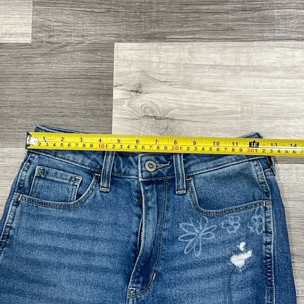 Hollister ultra high rise mom jeans vintage stretch flowers size 1R - Picture 6 of 8